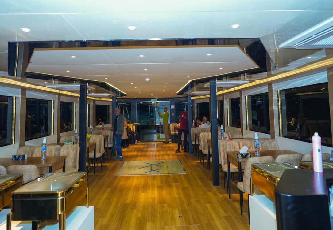Luxury Romantic Cruise Under Dubai’s Golden Sky
